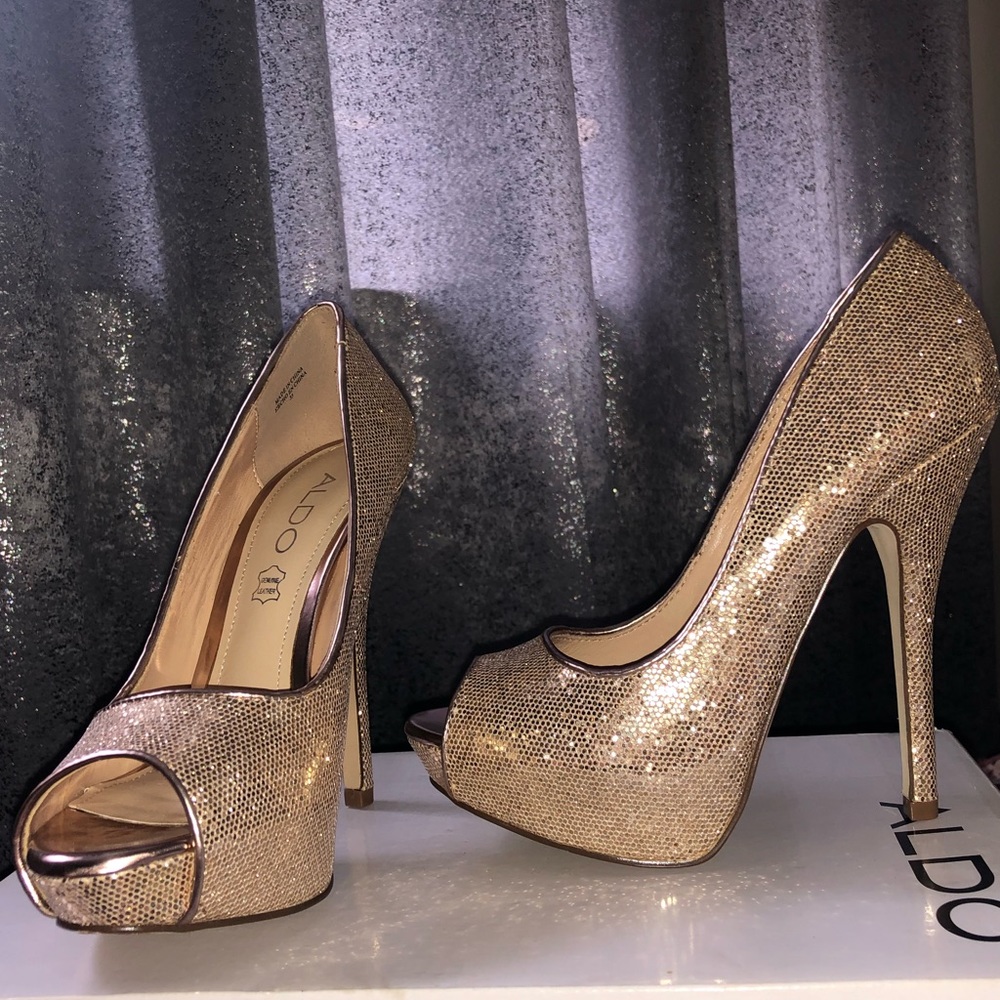 Sparkly gold heels